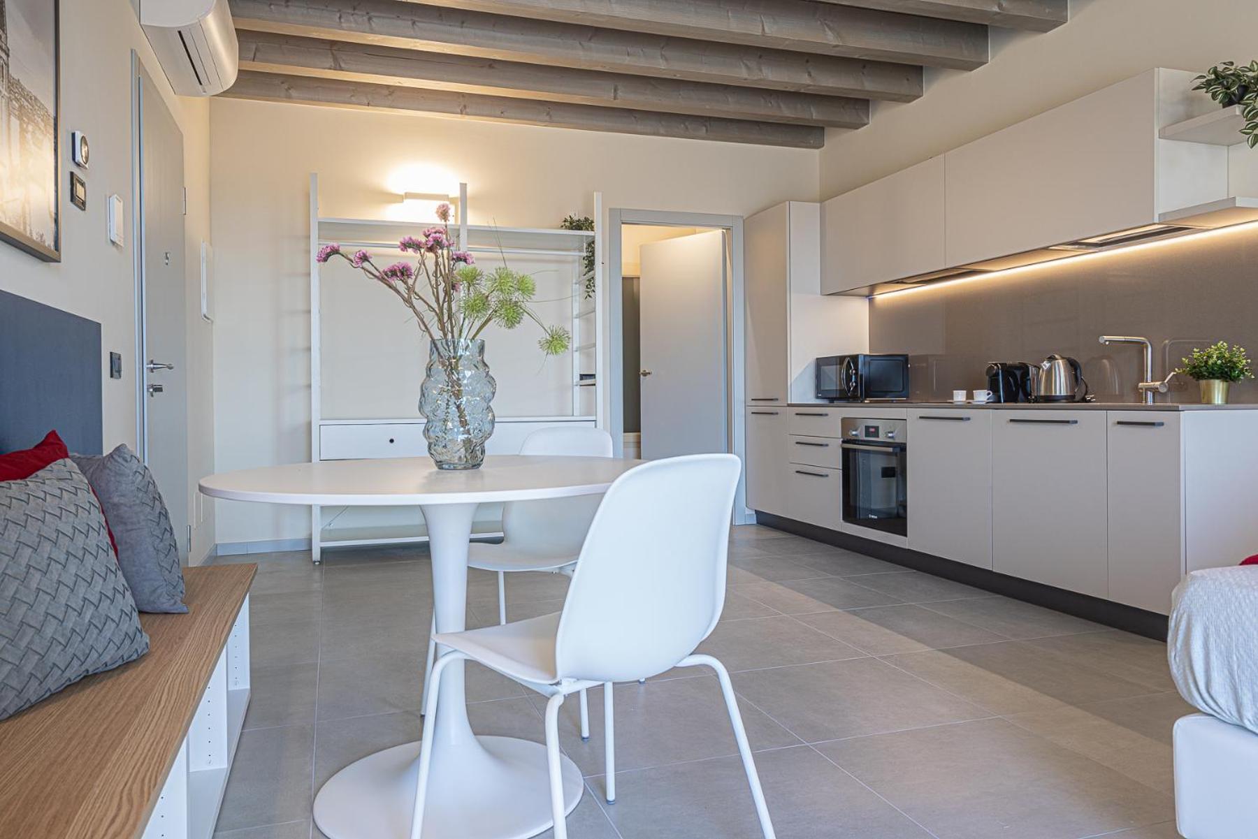 Apartment Skyline - 9m Verona
