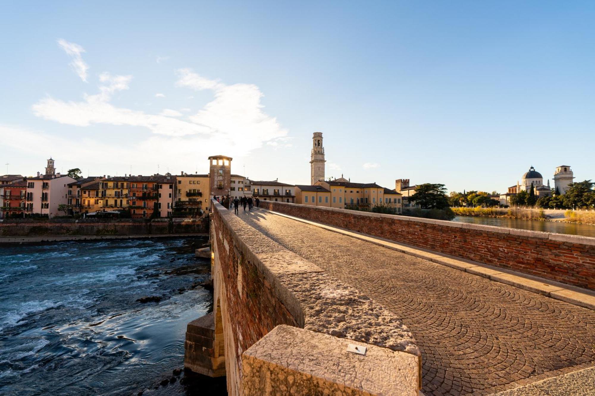 La Finestra Sul Ponte By Postcardsfrom 2* Verona