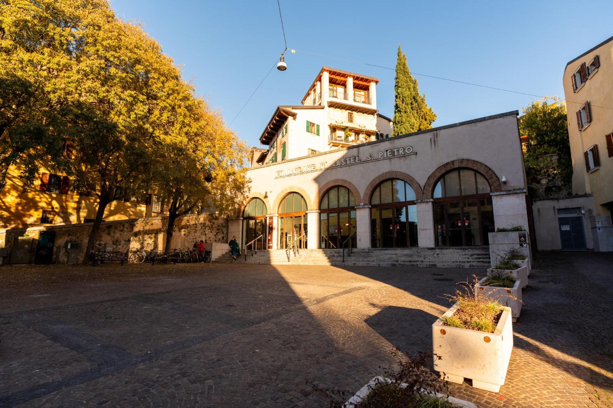 La Finestra Sul Ponte By Postcardsfrom Bed & Breakfast Verona