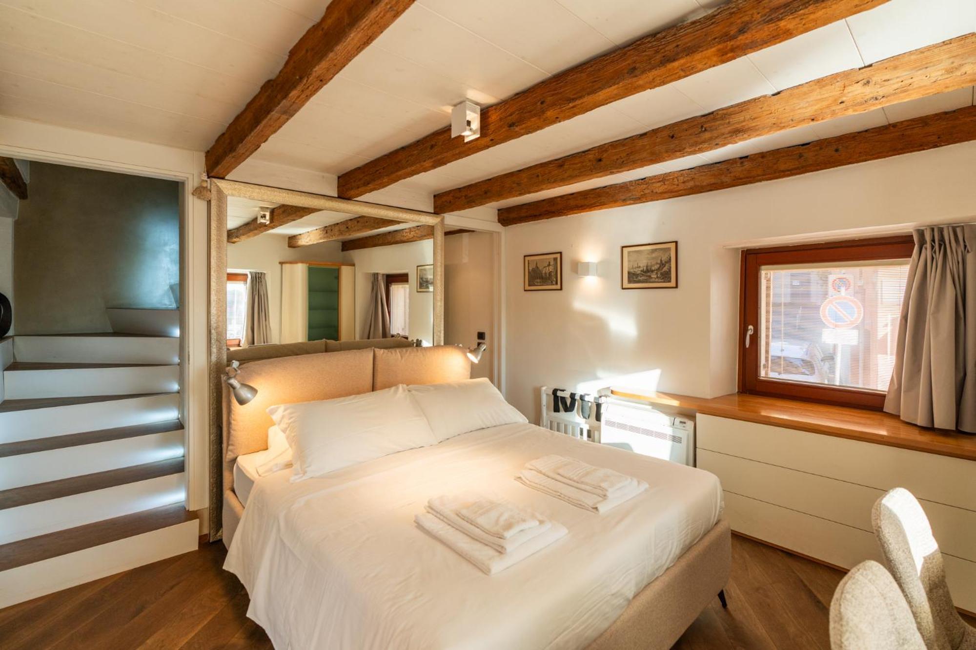 Bed & Breakfast La Finestra Sul Ponte By Postcardsfrom