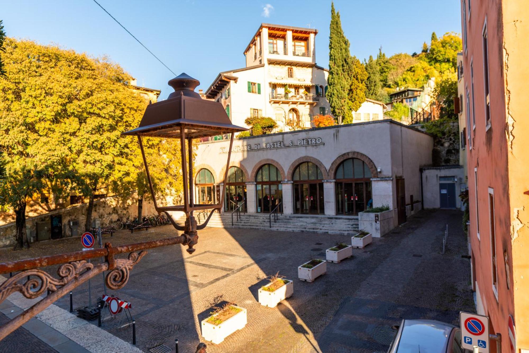 La Finestra Sul Ponte By Postcardsfrom Bed & Breakfast Verona