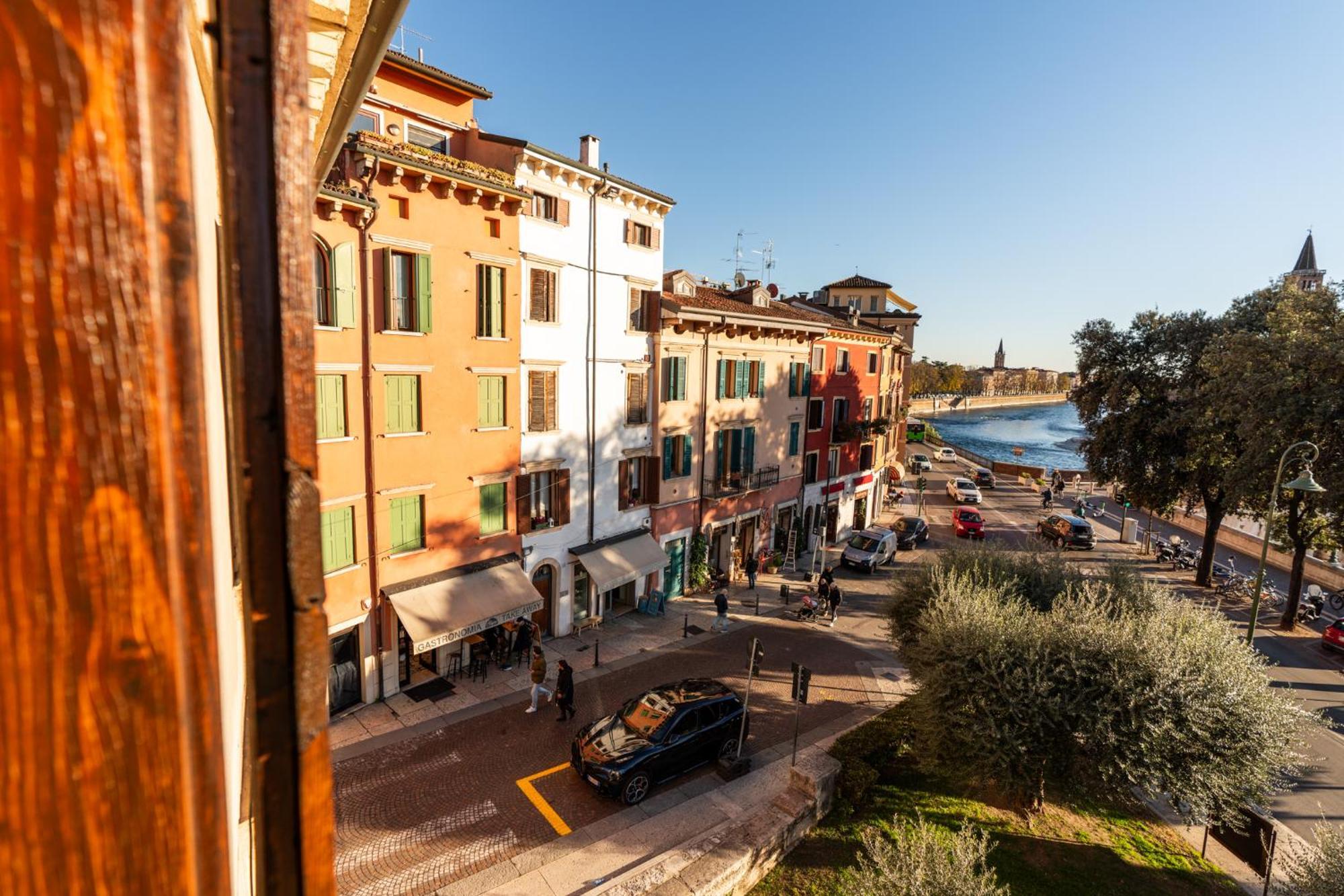 La Finestra Sul Ponte By Postcardsfrom Bed & Breakfast