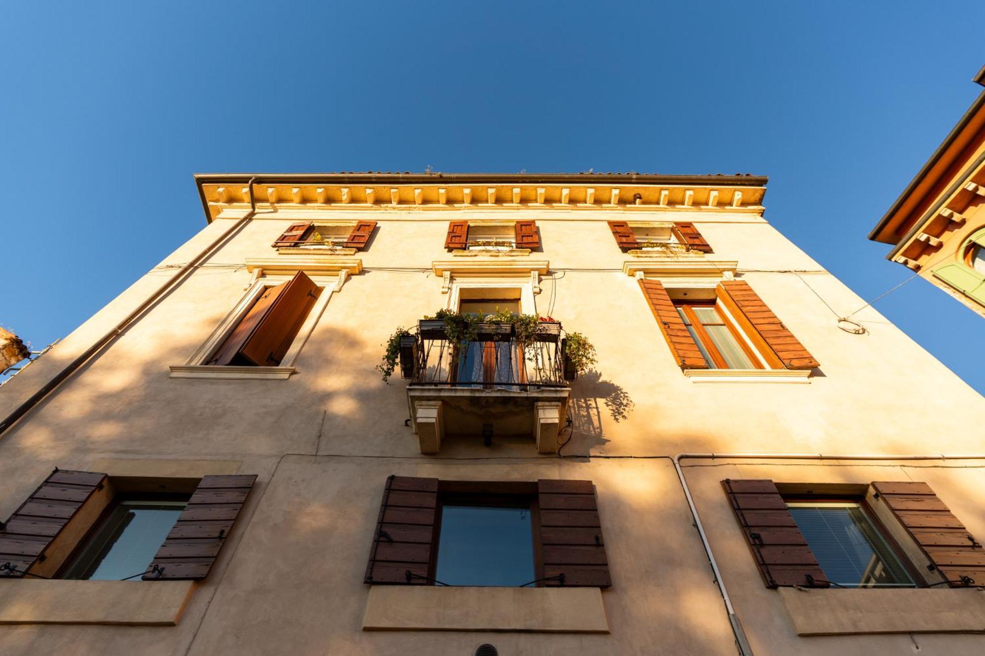 Bed & Breakfast La Finestra Sul Ponte By Postcardsfrom