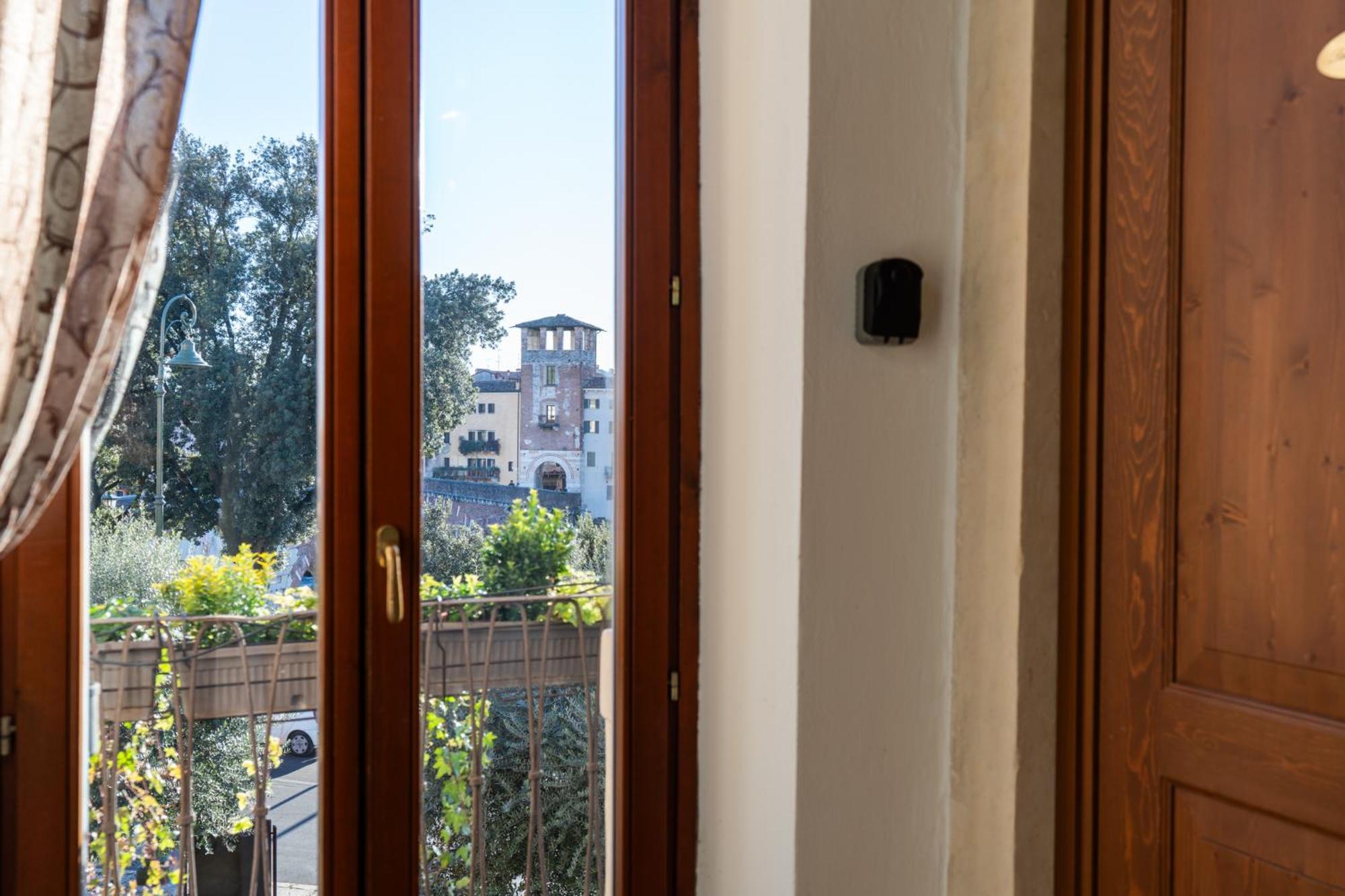 Bed & Breakfast La Finestra Sul Ponte By Postcardsfrom Verona