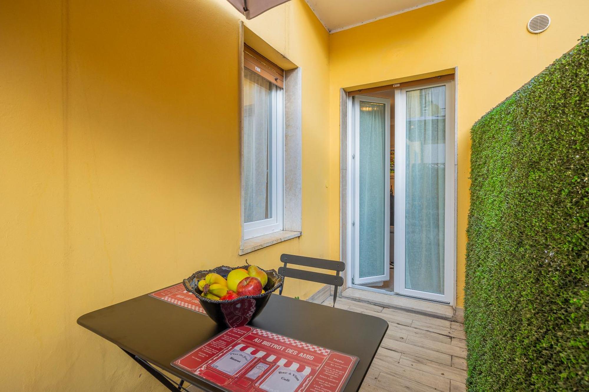 Modern With Terrace Apartment