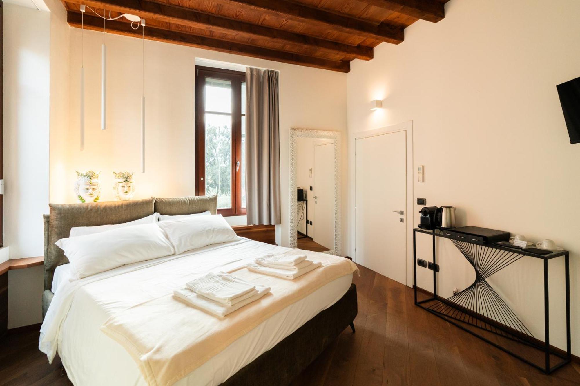 La Finestra Sul Ponte By Postcardsfrom Bed & Breakfast 2*
