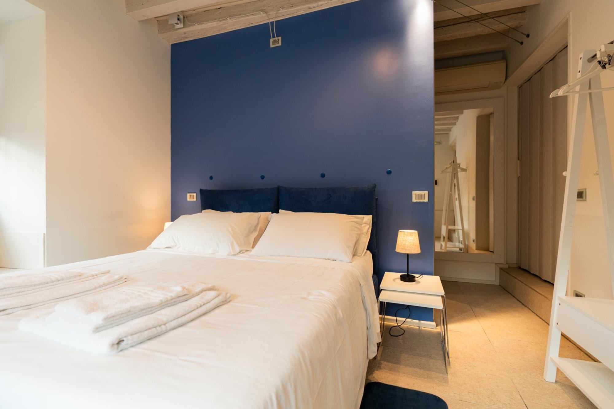 La Finestra Sul Ponte By Postcardsfrom Bed & Breakfast
