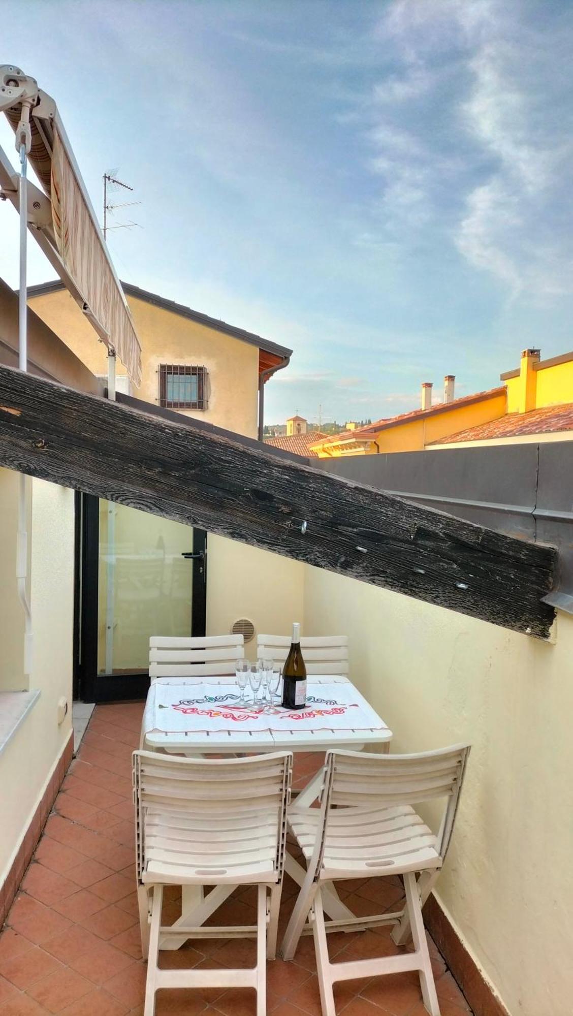 Casa Maffi Con Terrazzo In Centro Citta Verona