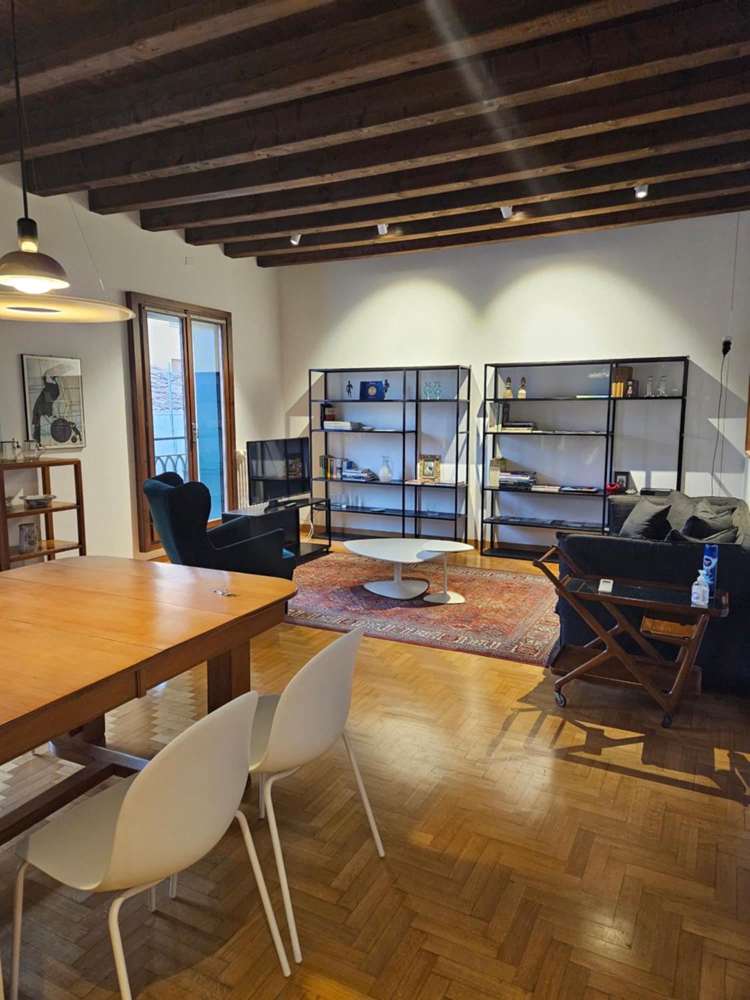 Interno Gavi * Verona