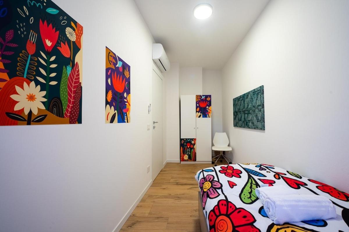 Apartment Modern Red Flat In
