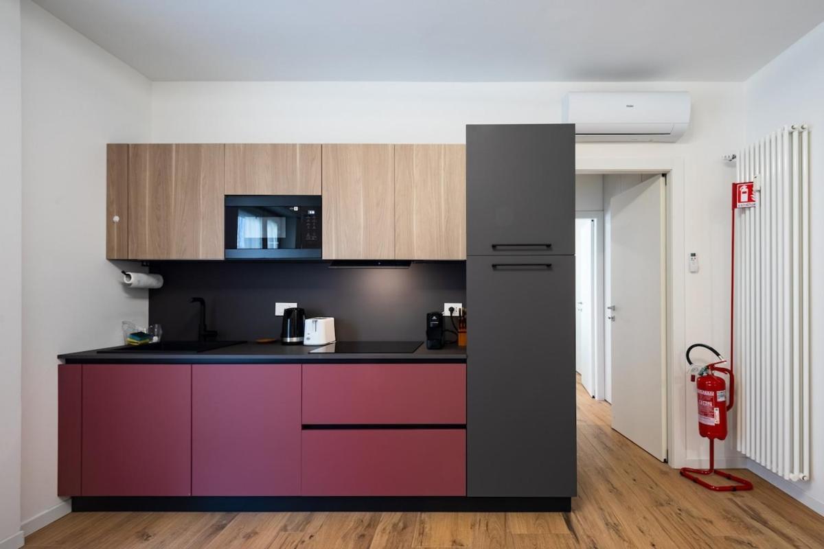 Apartment Modern Red Flat In *