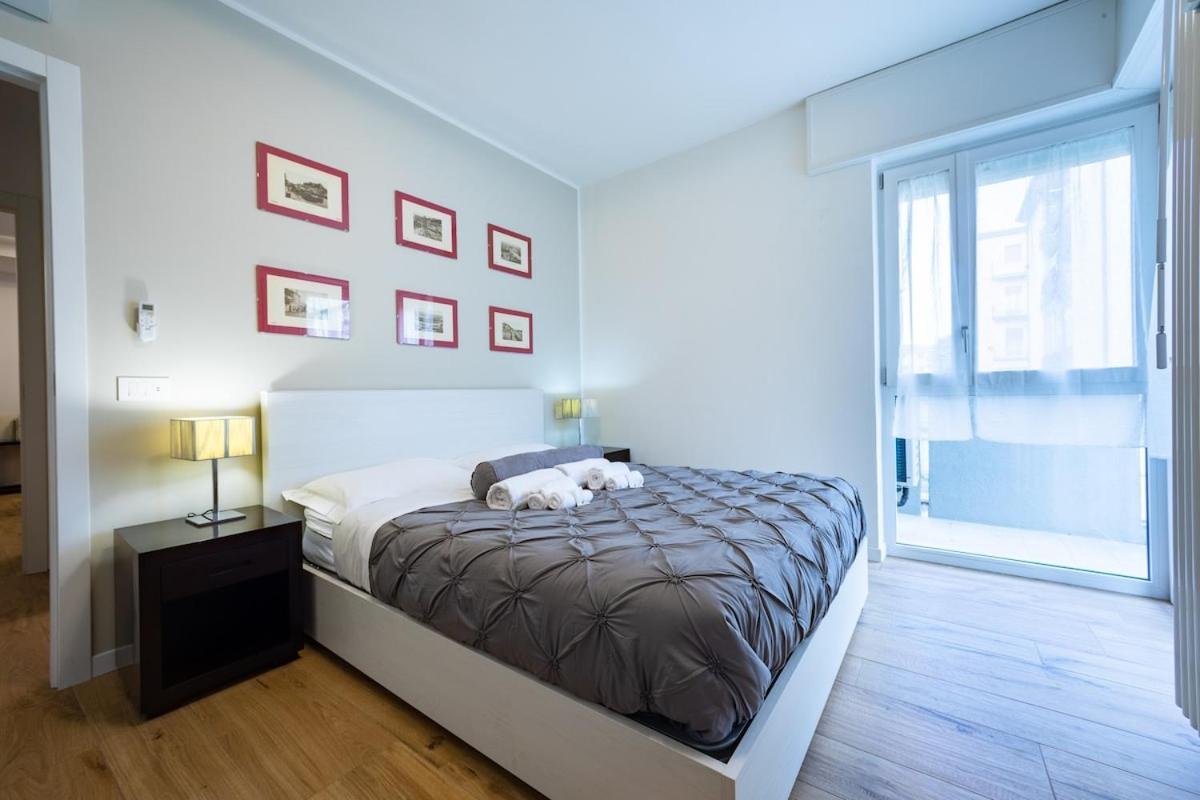 Modern Red Flat In *