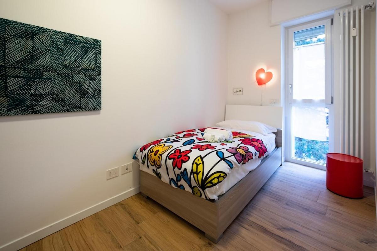 Apartment Modern Red Flat In *