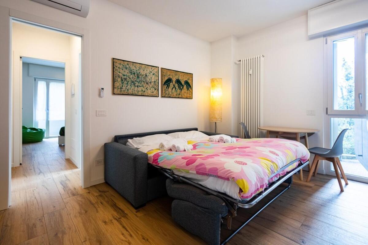 Modern Grey Flat In Apartment Verona