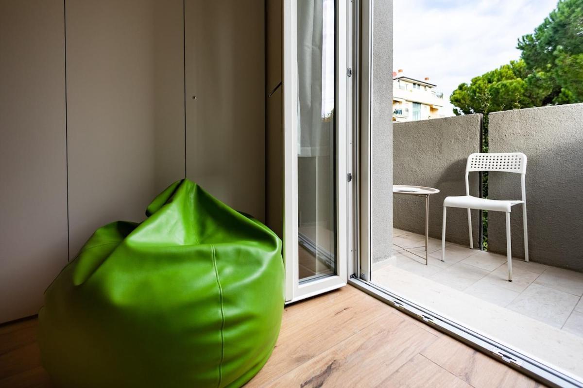 Apartment Modern Grey Flat In