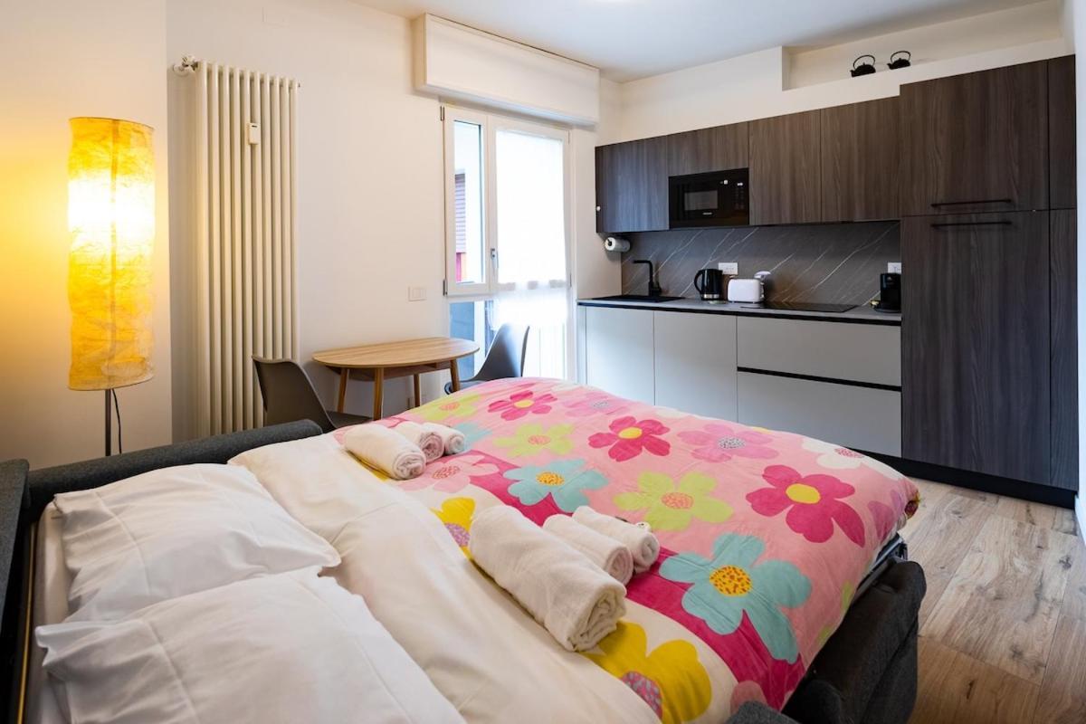 Modern Grey Flat In *