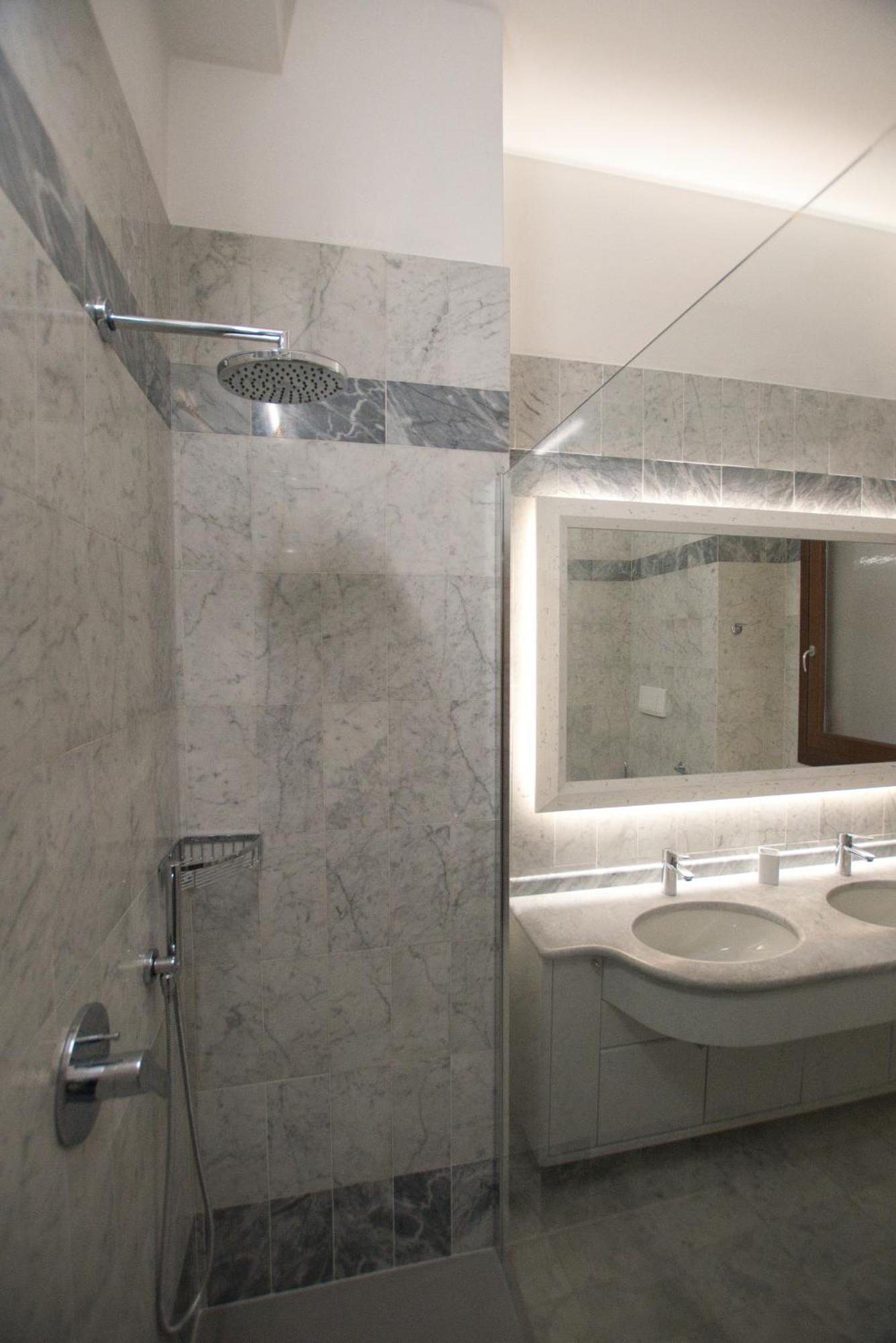 Pied A Terre - La *