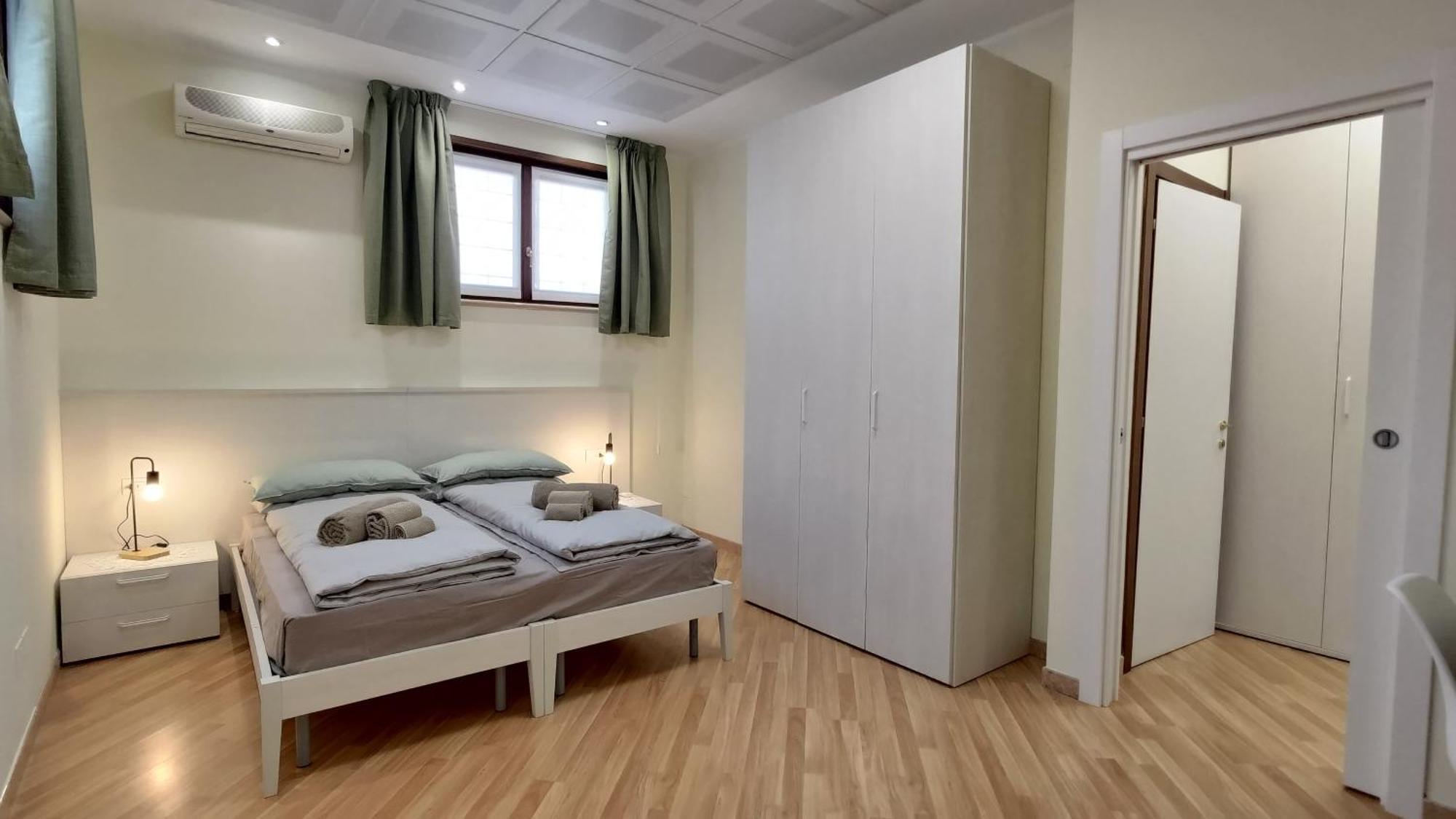 Apartment Fronte Fiera 1 *