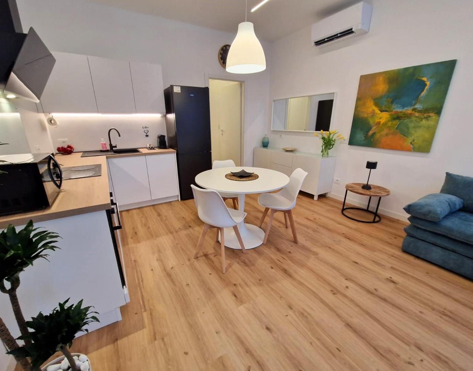 Apartamento Casa Ross - Elegante E Confortevole, Recentemente Rinnovato *