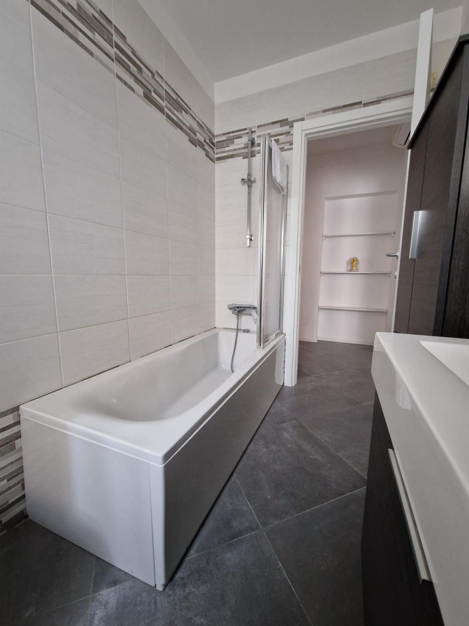 Iris Apartment