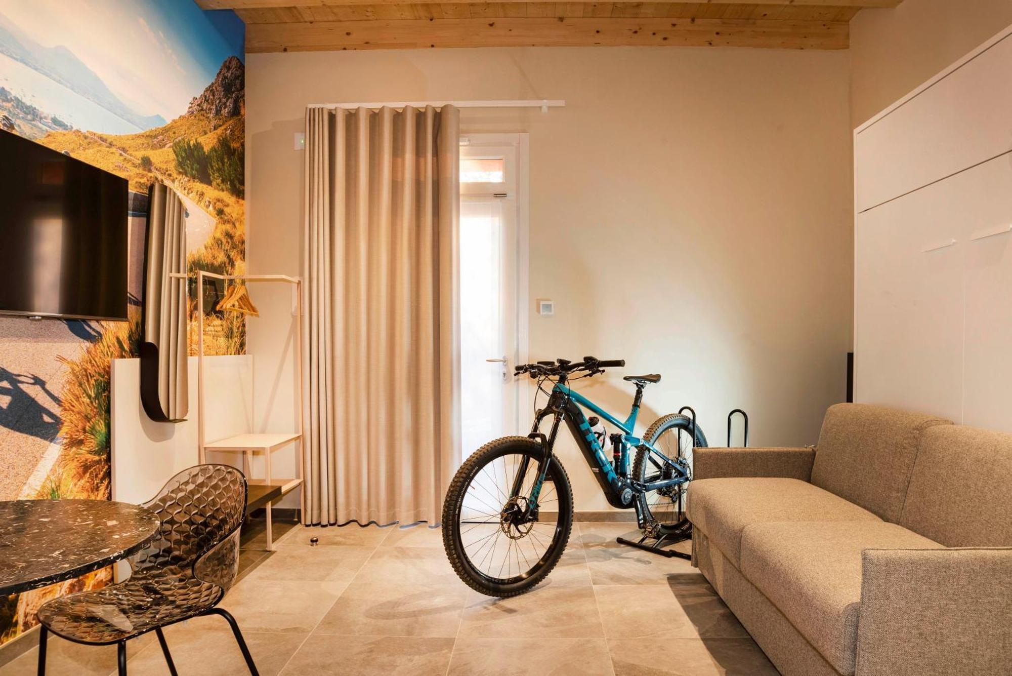 Gasthuis Italianflat - Verona's River, Free Parking For Car & Bike, Nature, Relax *