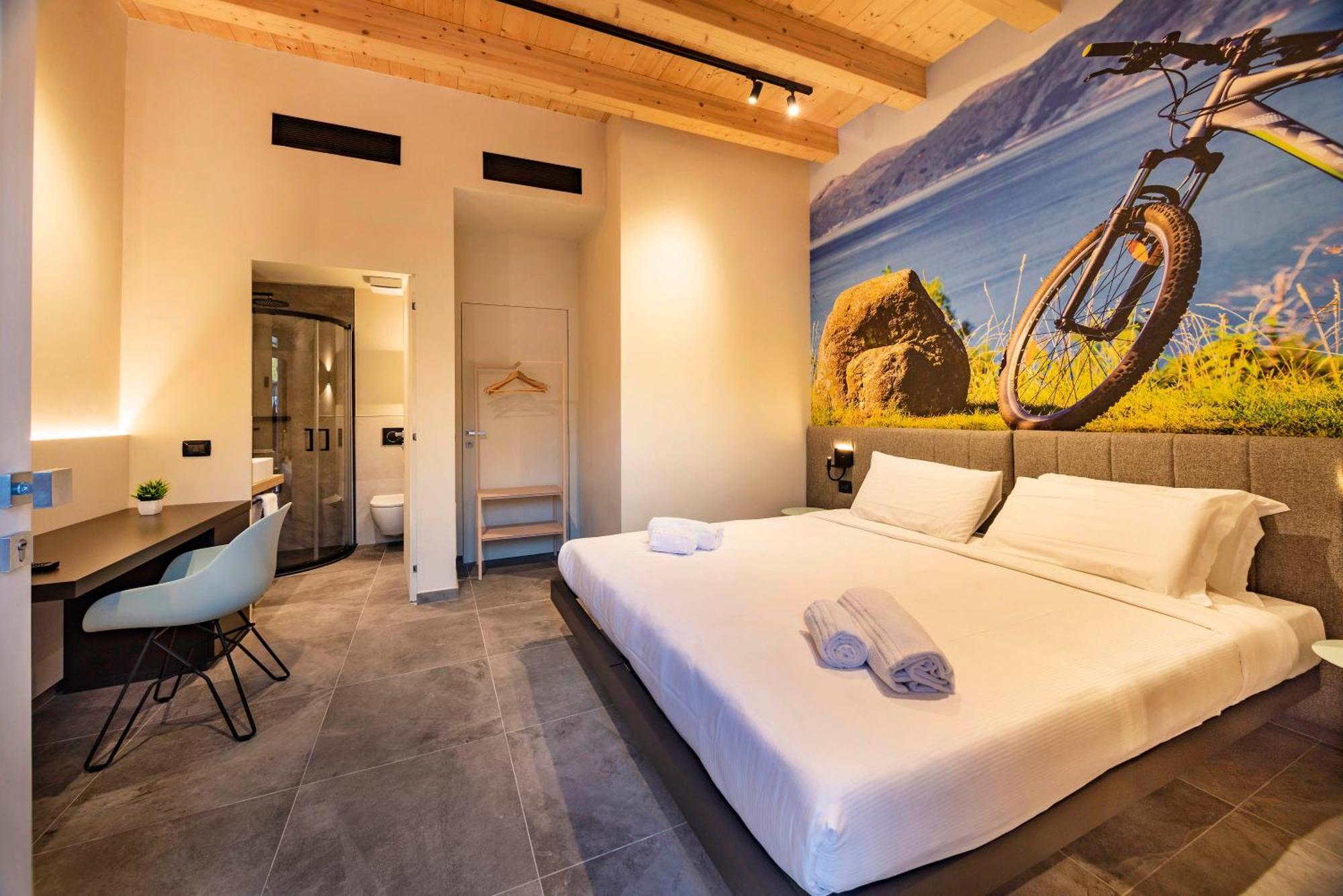 Guest house Italianflat - Verona's River, Free Parking For Car & Bike, Nature, Relax *