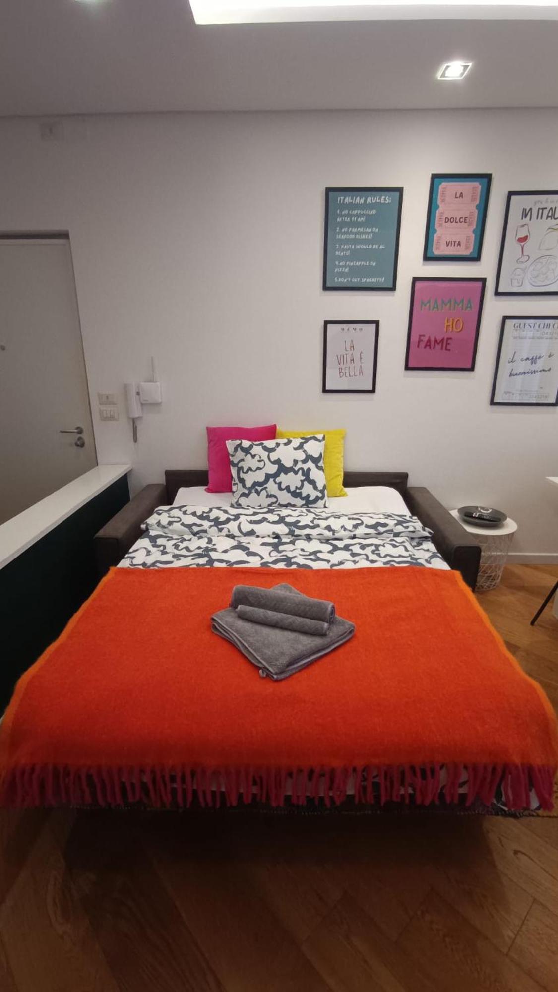 Apartment Stadium Stay- Central, Quiet, Easy Parking *