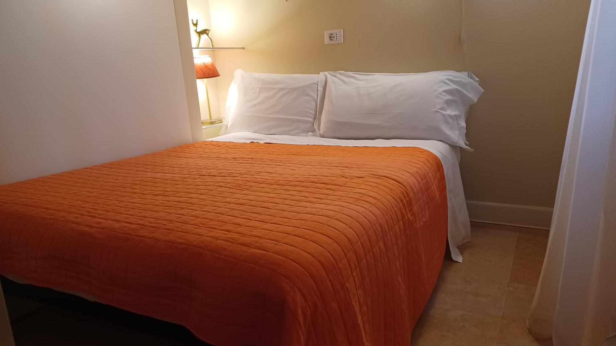 Bed & Breakfast All'opera Prima 2*