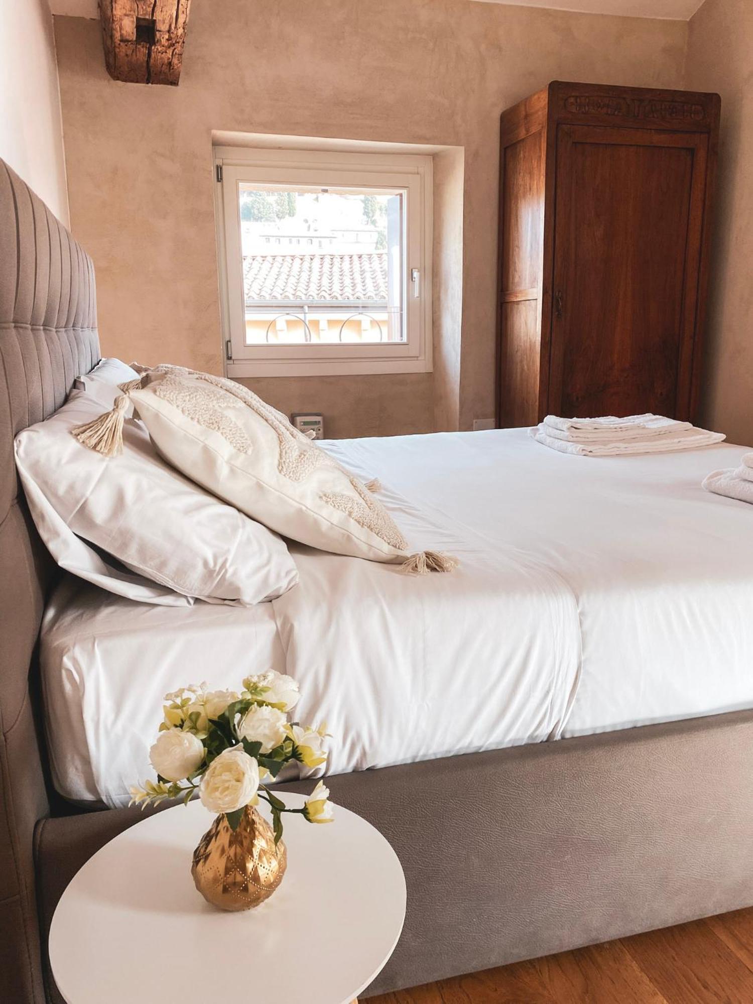 Ponte Pietra Luxury In Apartment
