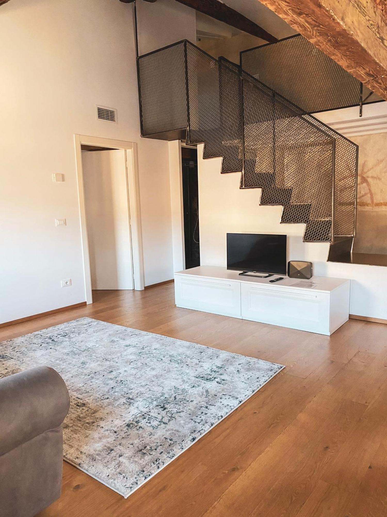 Ponte Pietra Luxury In Apartment