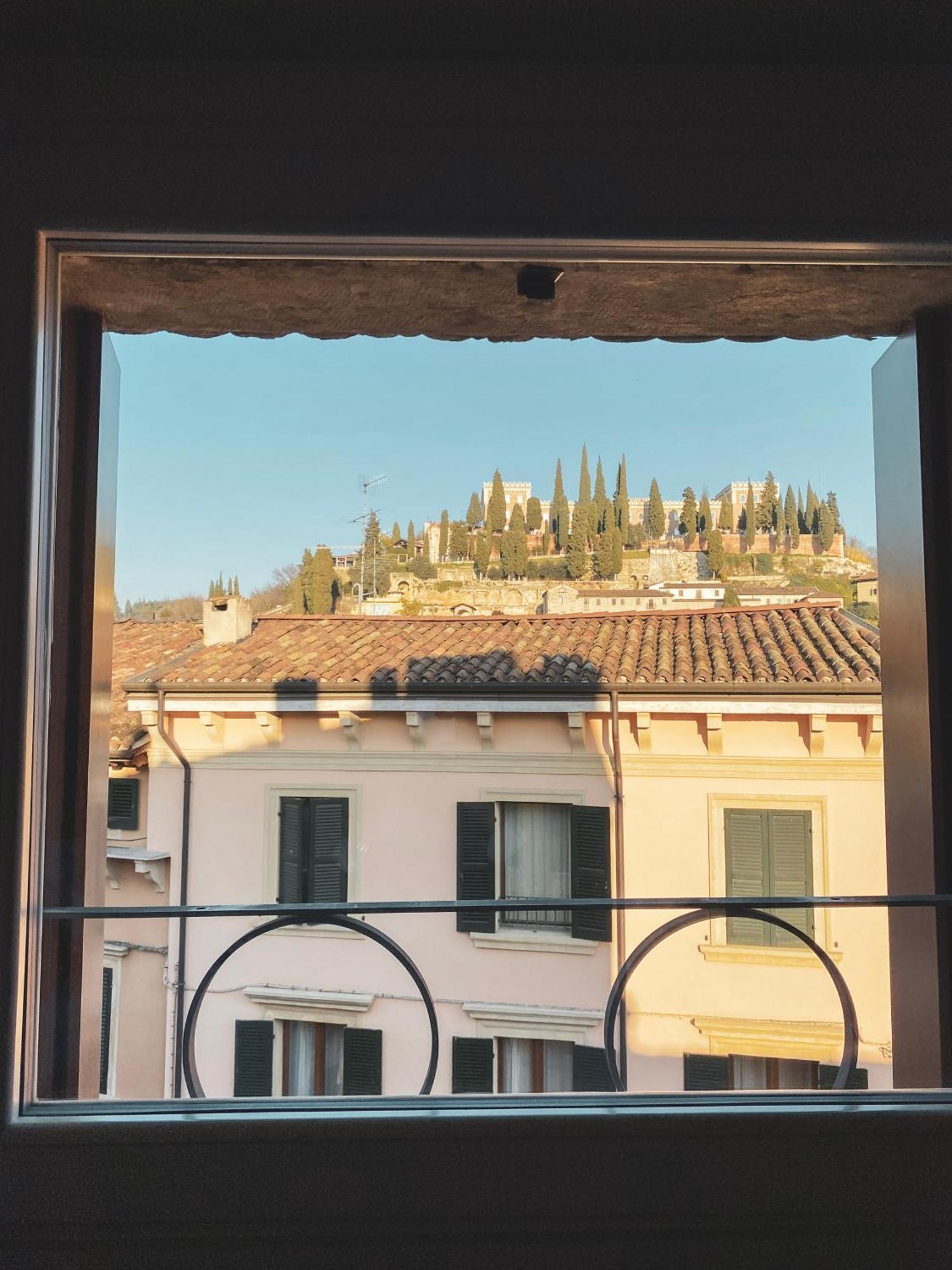 Ponte Pietra Luxury In Apartment Verona