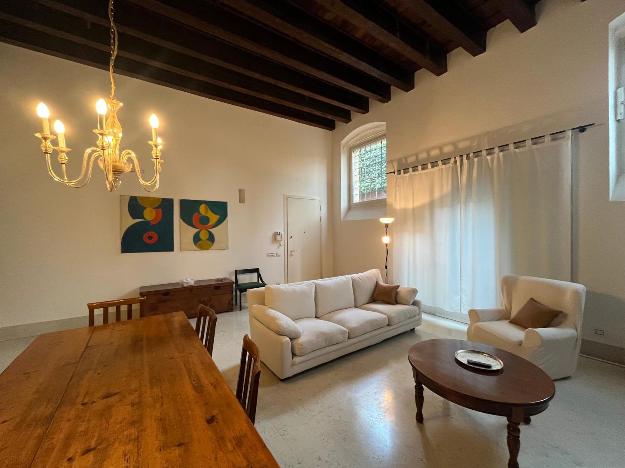 Loft Apartment *