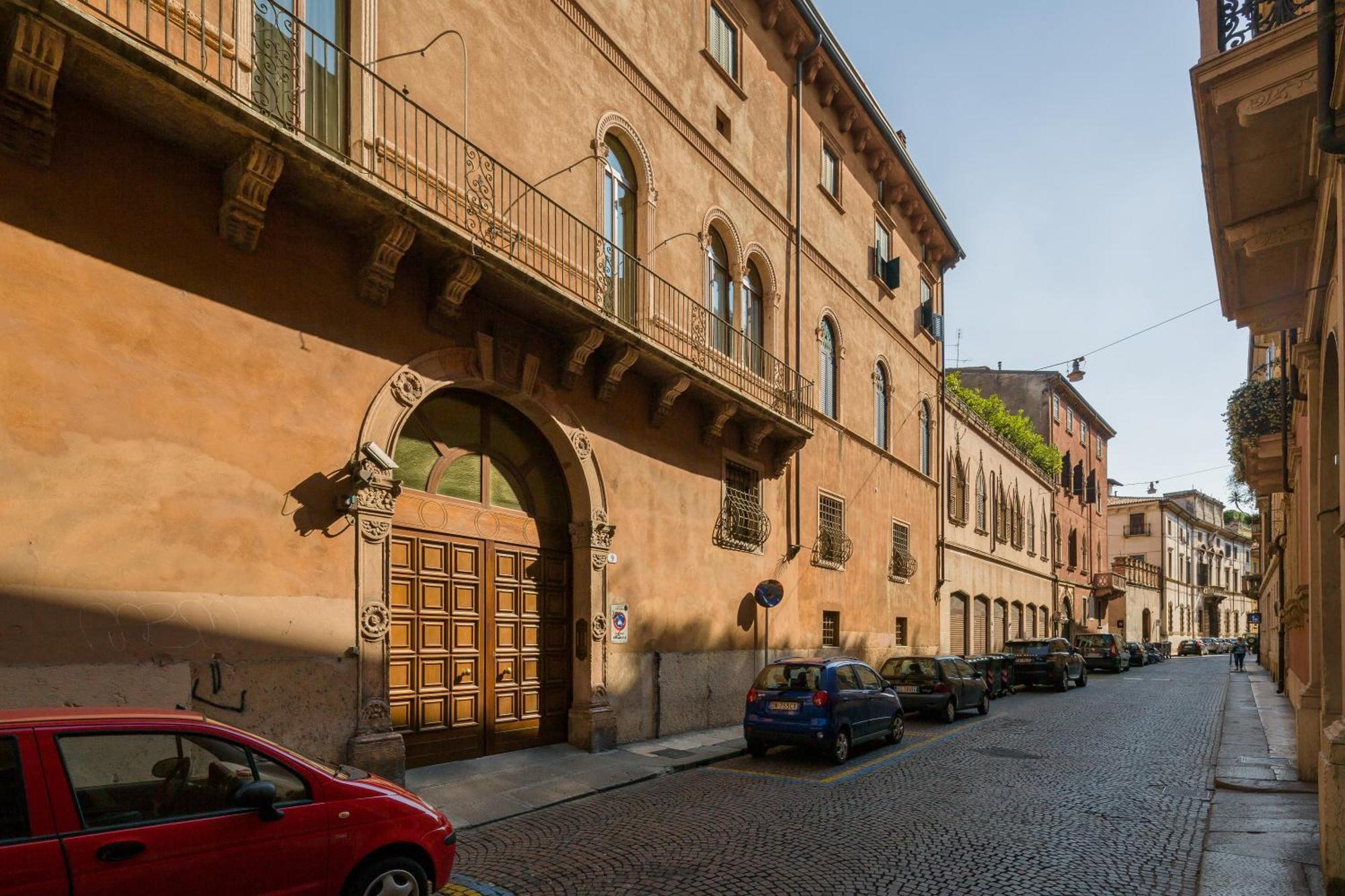 Apartment Leoncino 9 *