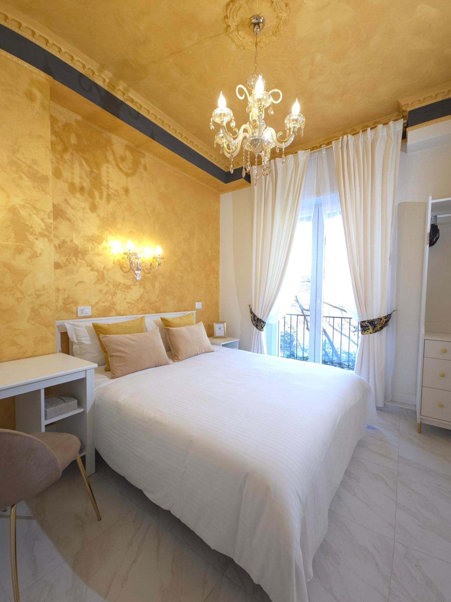 Aparthotel Brands 4 *
