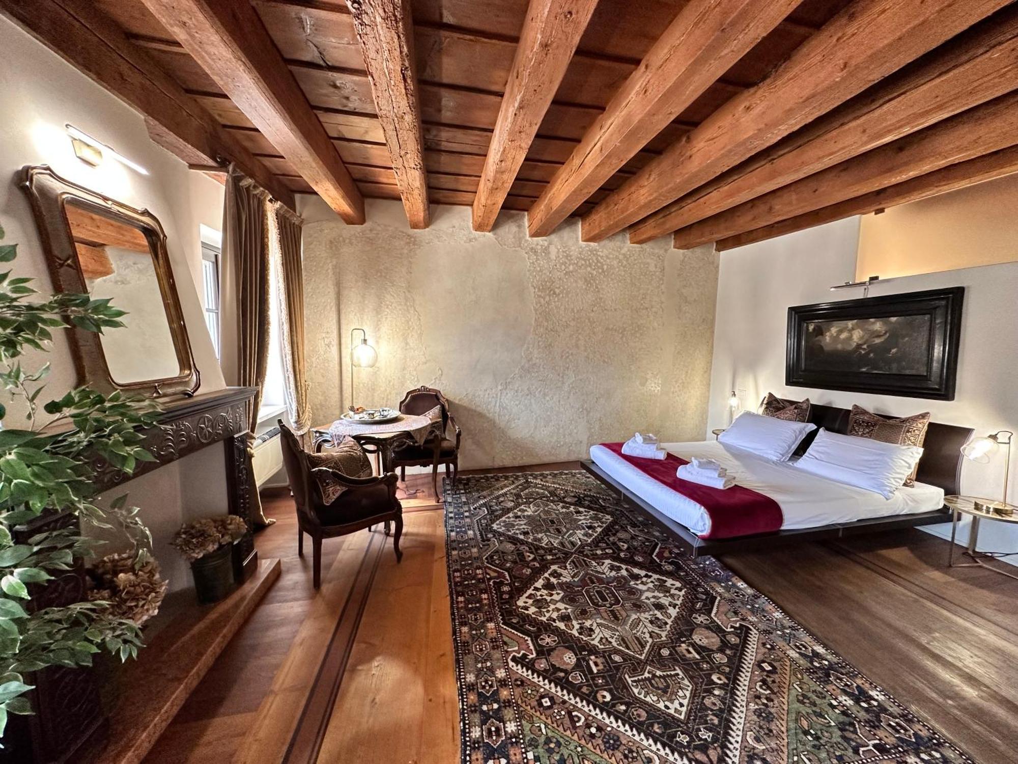 Truly - Delle Erbe Guest house