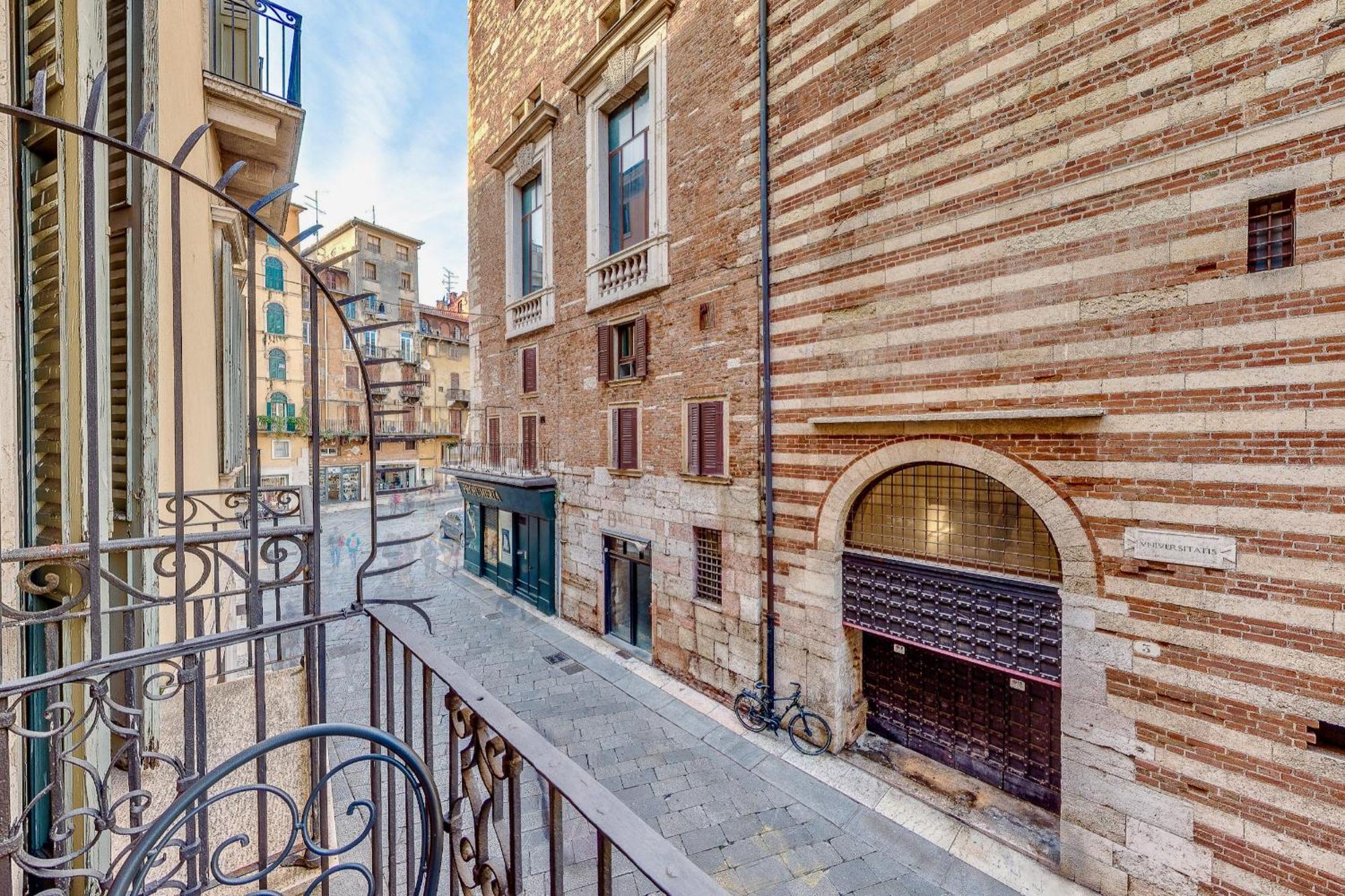 Forum Apartment