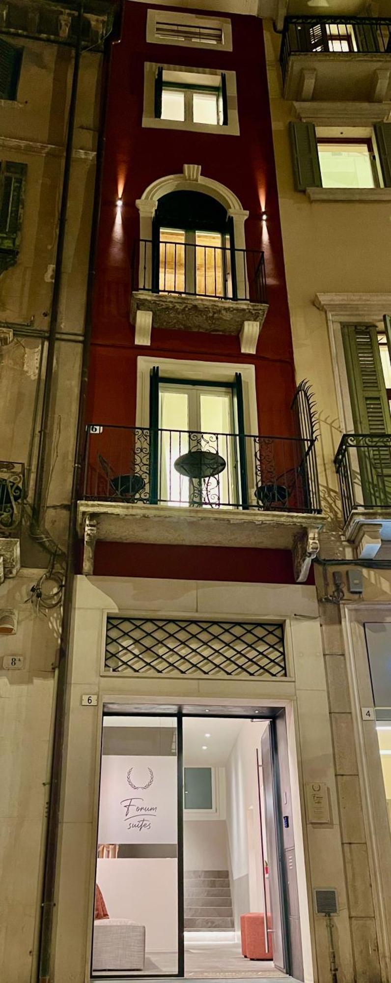 Forum Apartment *