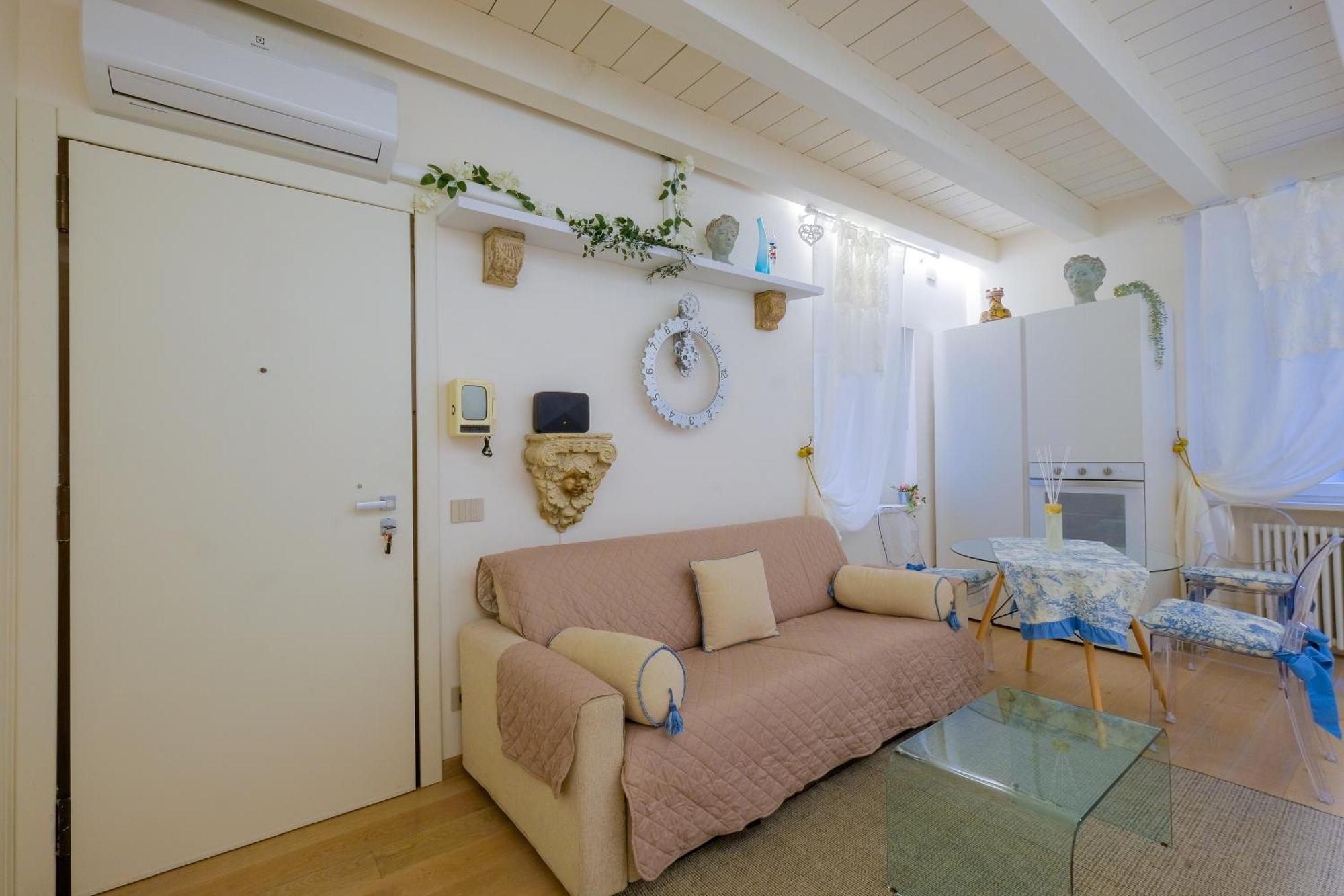 Cello Apartment *