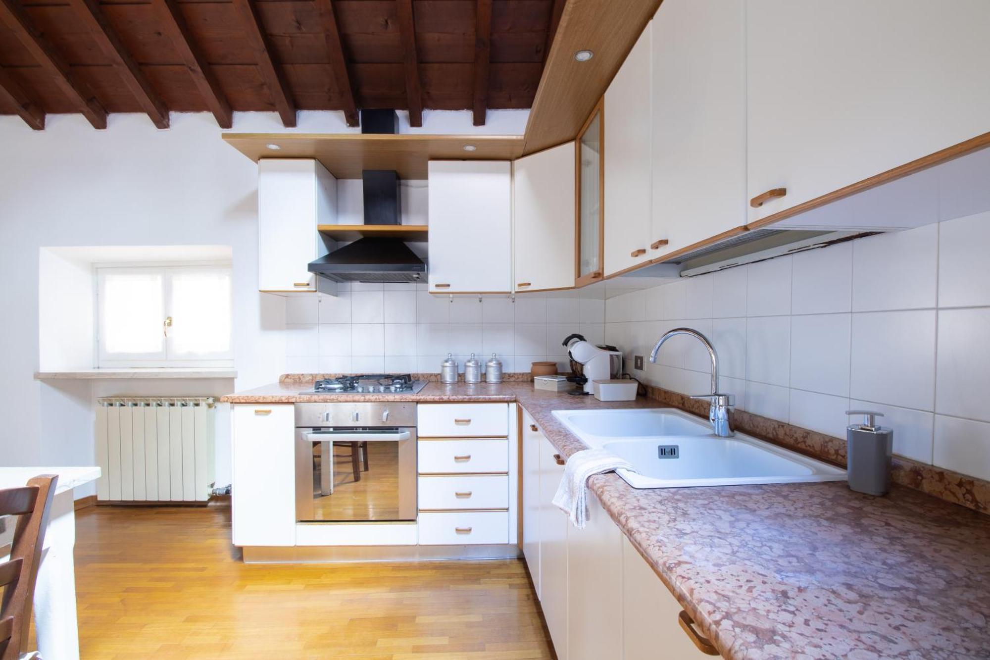 Apartment Romantic Attic In Center Verona