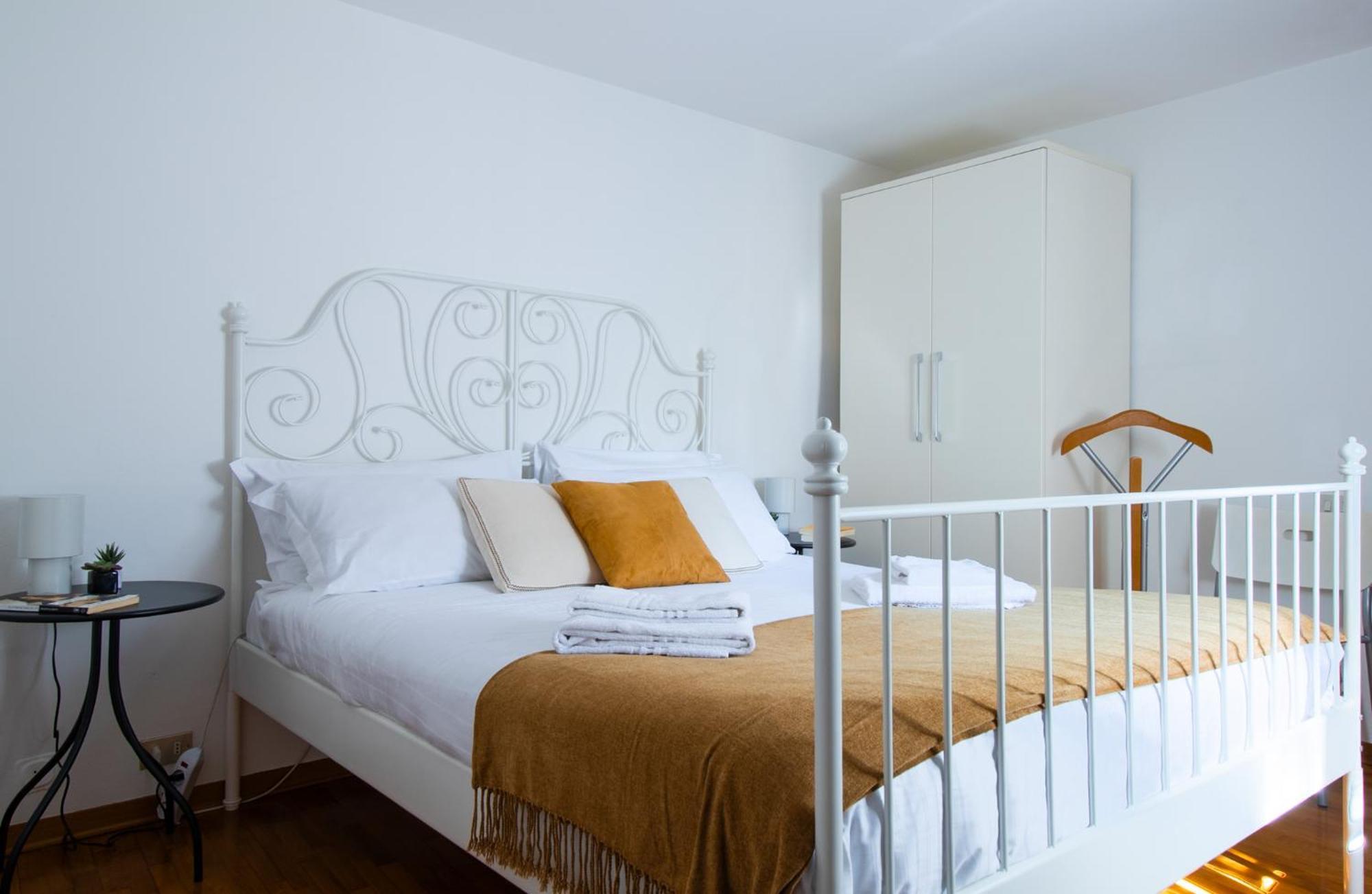 Apartment Romantic Attic In Center
