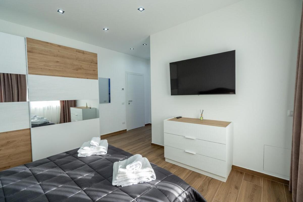 Apartment One Fiera With Private Bathroom Verona
