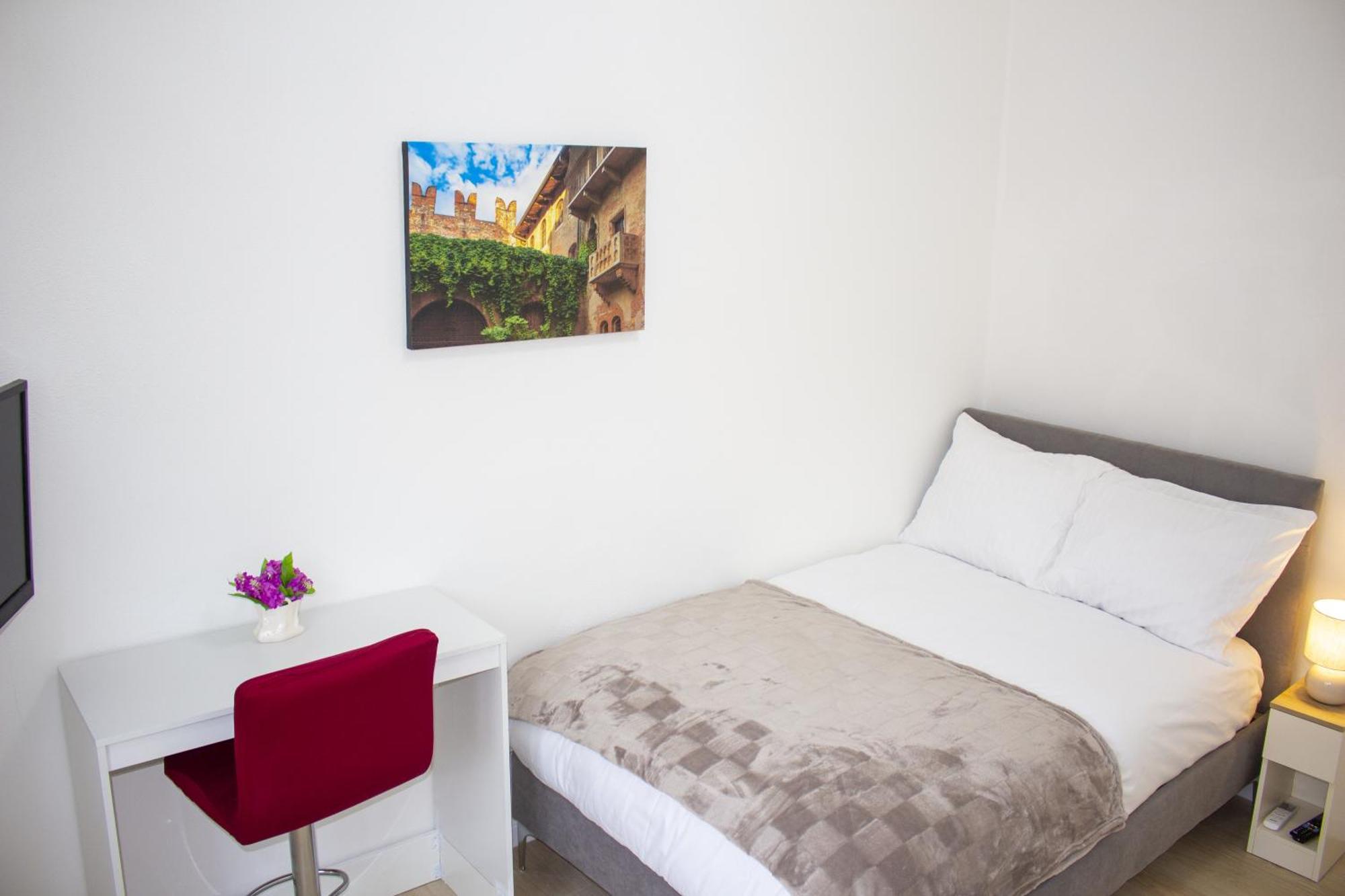 A Charming In Apartment *