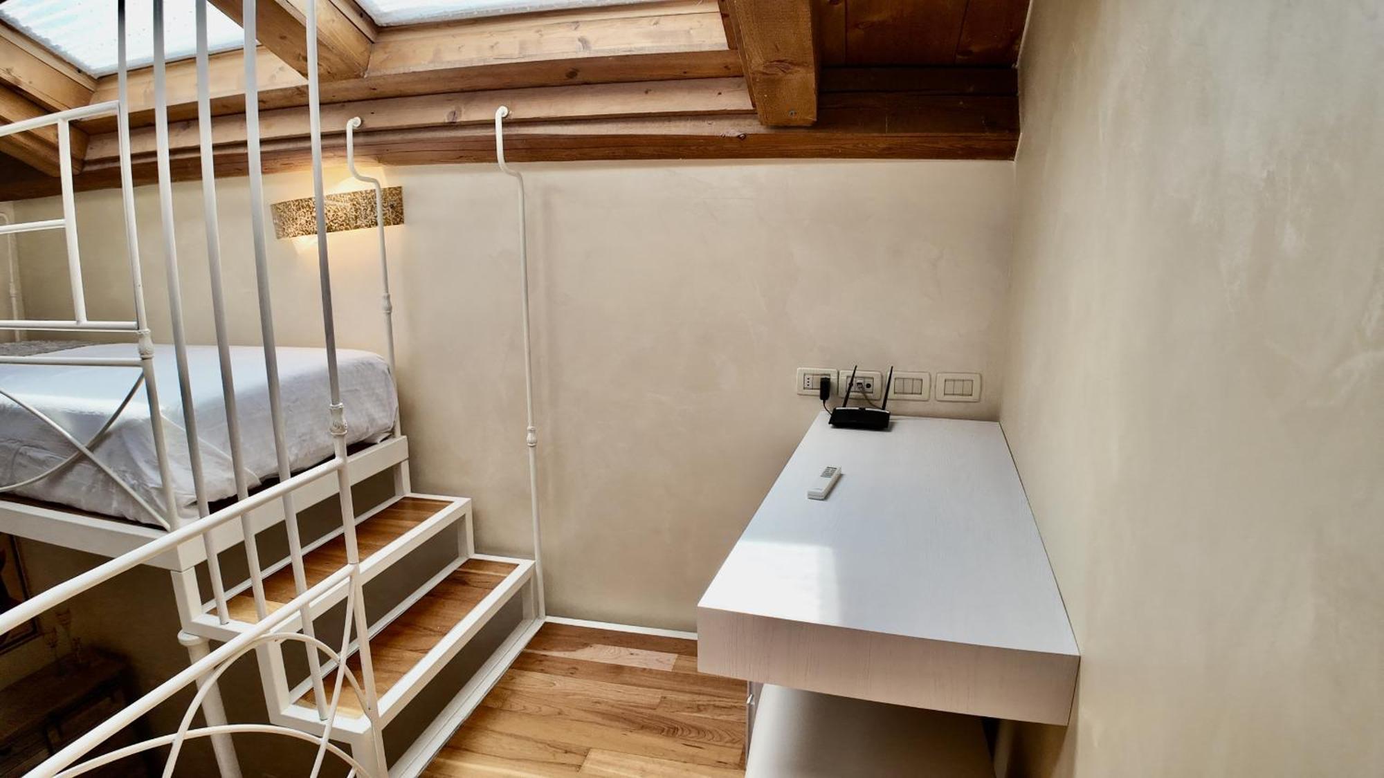 Mgh Luxury - Romeos Penthouse Apartment