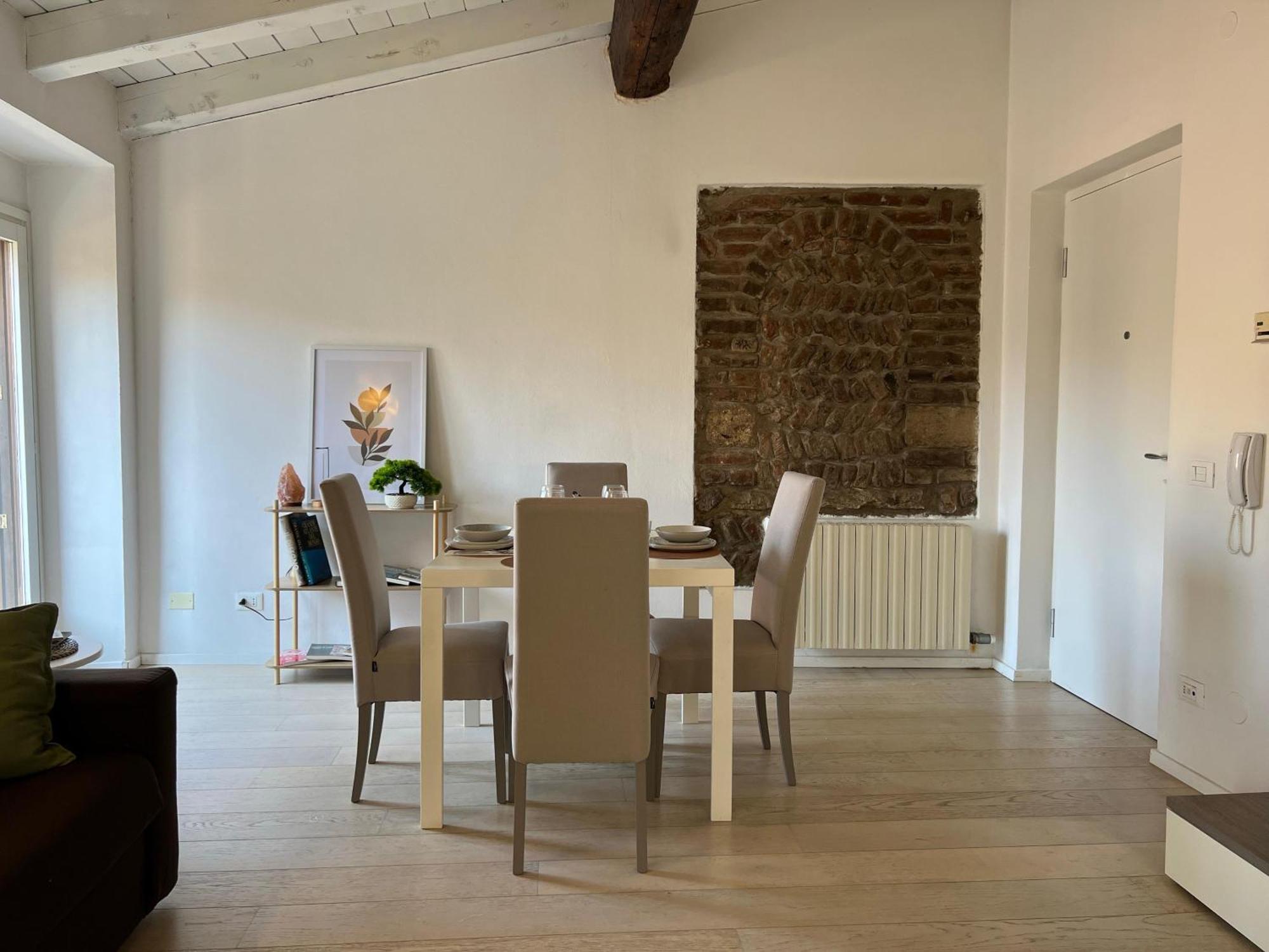 Casa Milu - Vicolo Satiro, Old Town Apartment