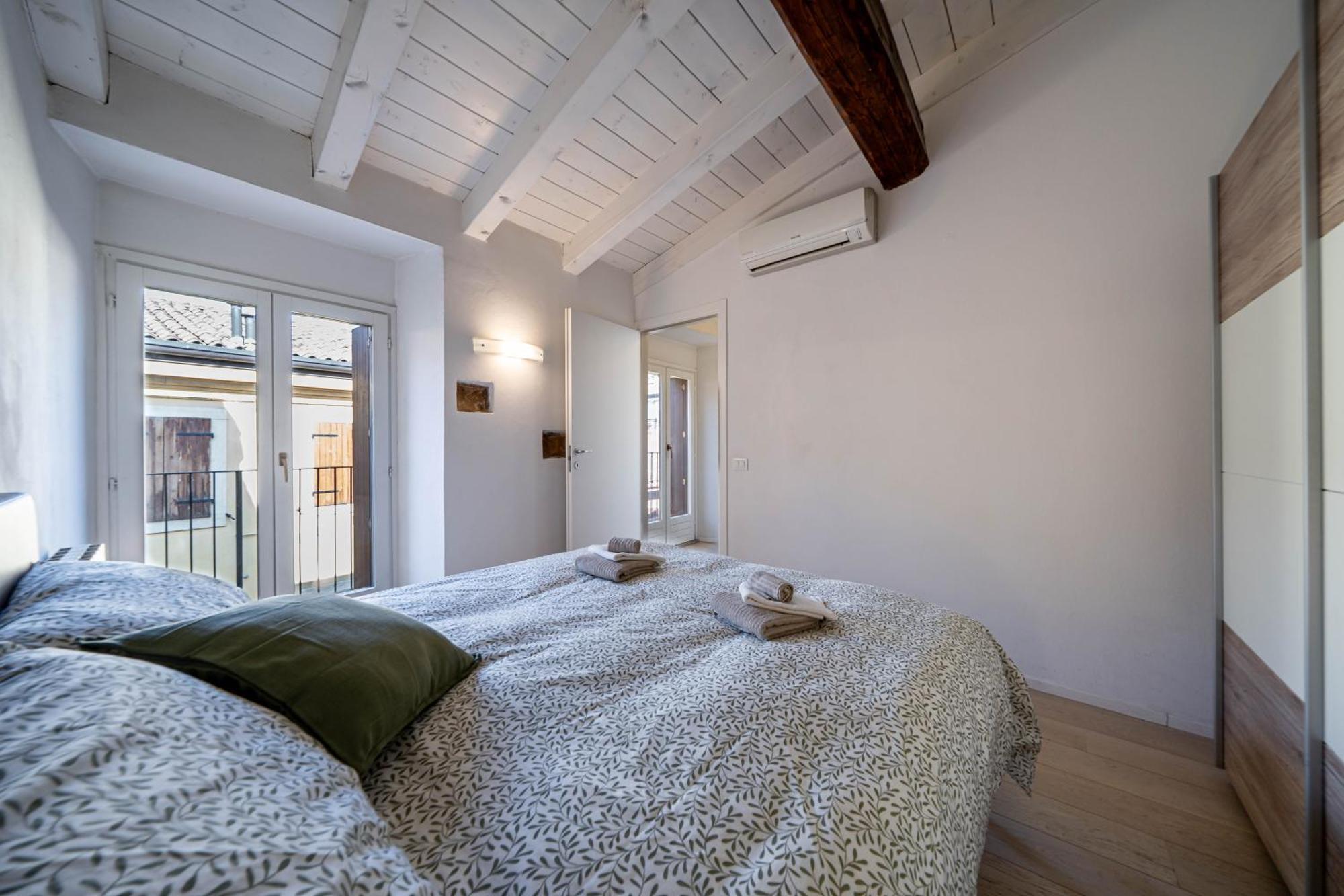 Apartment Casa Milu - Vicolo Satiro, Old Town