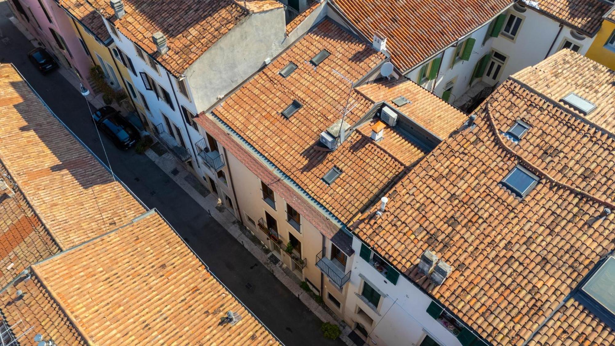 Casa Milu - Vicolo Satiro, Old Town Apartment Verona