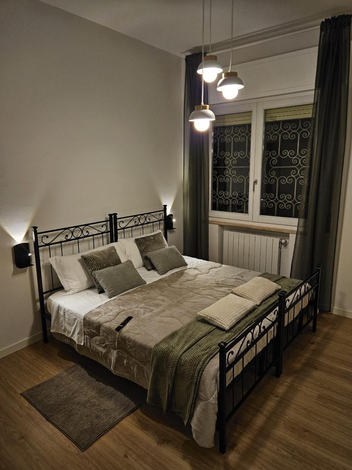 Casa A - Giardino E 3 Posti Auto In Cortile Apartment
