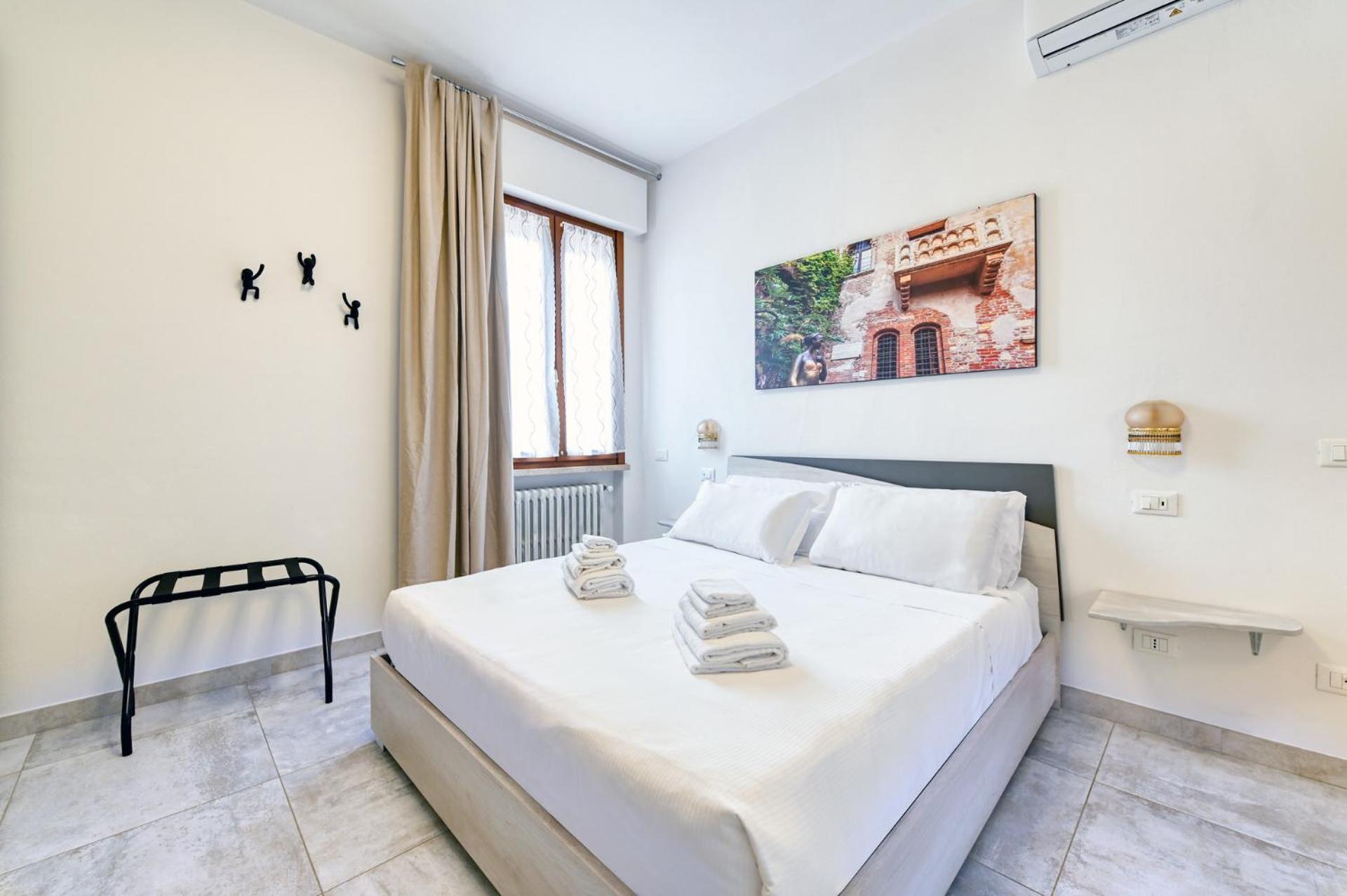 Apartment The Red House - & Business Verona