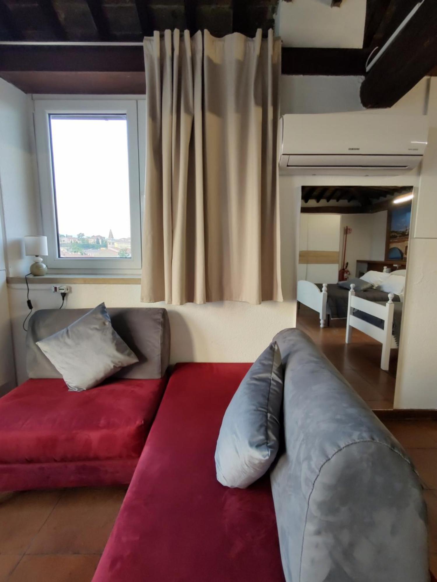 Nhà khách Relax & Verona
