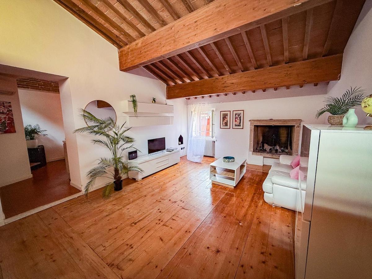 Apartment At Piazza Erbe Skyline View Free Parking Verona